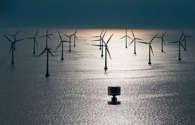 Given the technical difficulties and delays involved with setting up offshore wind farms and connecting them to the onshore power grid, many have placed their bets on the land-based generation of wind power. Since the prime coastal locations are already taken, operators are increasingly turning their attention to areas further inland. Even valuable tourist regions are to be sacrificed.